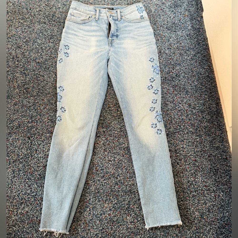 Lucky jeans selling 2 pairs